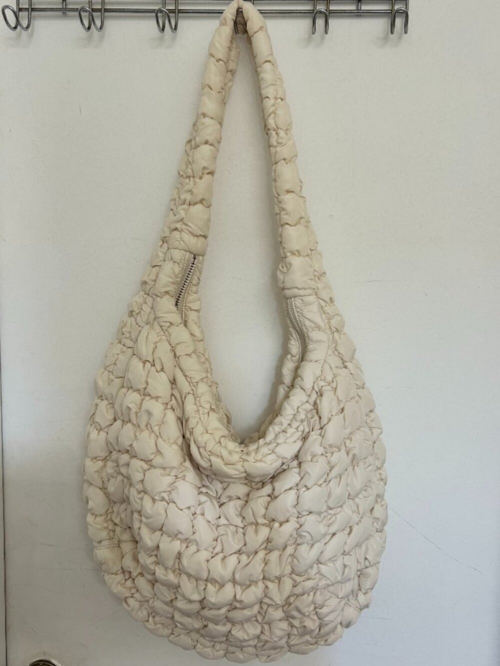 COS Large Quilted Bag – Light beige